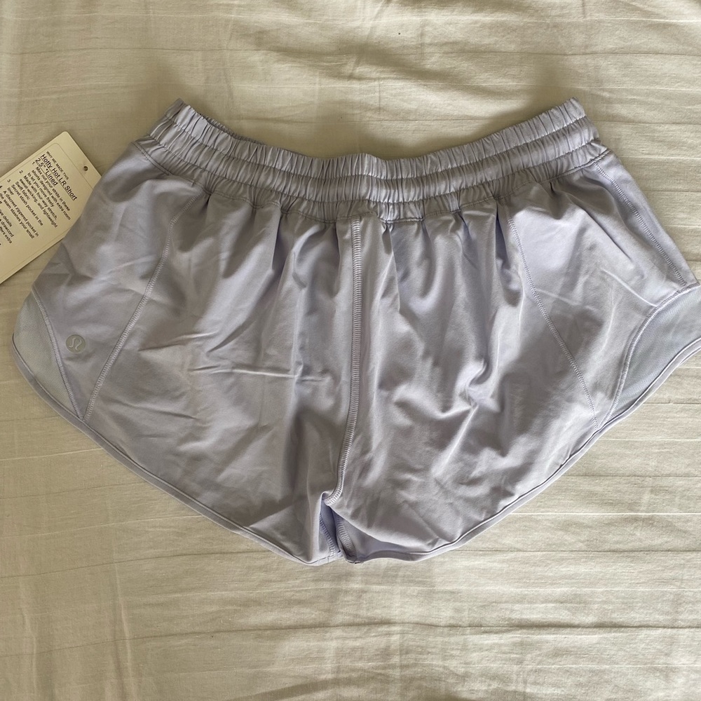 Lululemon serene blue hotty hot shorts 2.5” size 8 - Picture 2 of 5